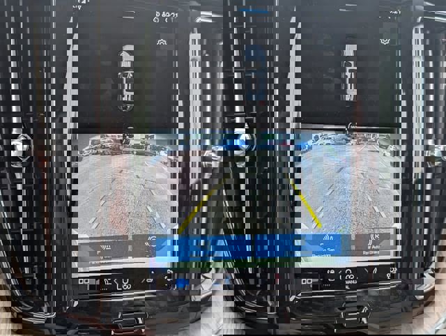 Used 2023 Volvo XC60 T8 Ultimate w/ Climate Package image 14