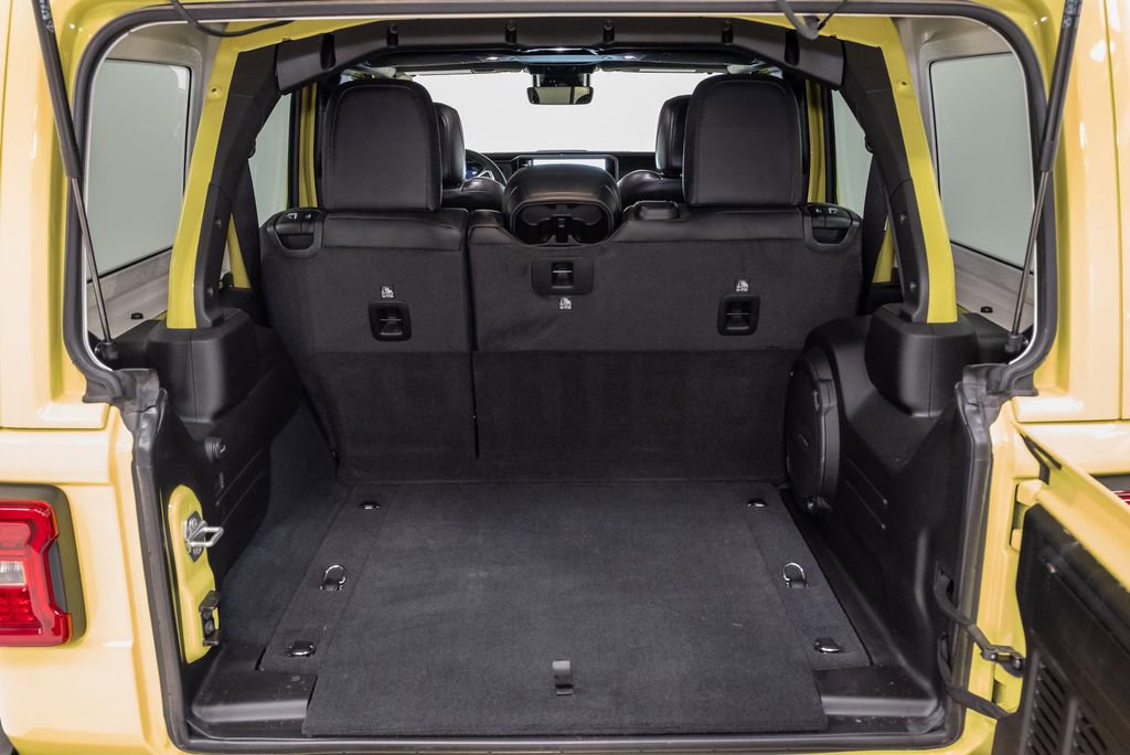 Used 2024 Jeep Wrangler Sahara w/ Technology Group AWD/4WD image 30