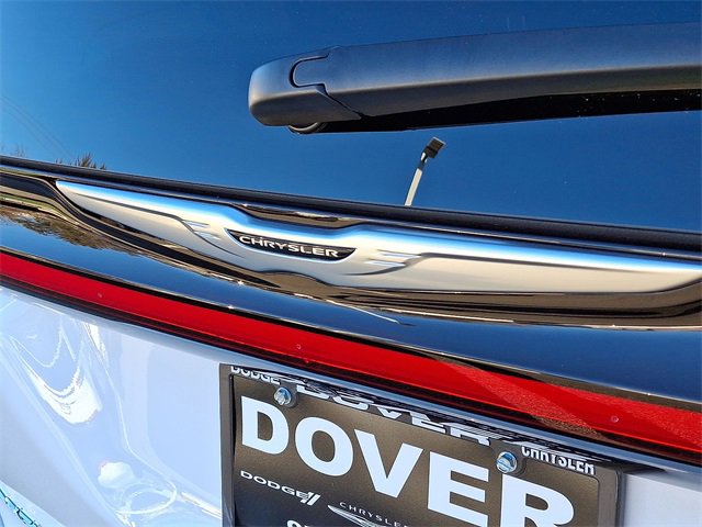 Used 2024 Chrysler Pacifica Select image 24