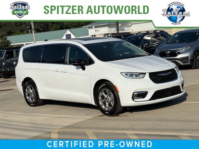 Used 2024 Chrysler Pacifica Limited w/ Trailer Tow Group