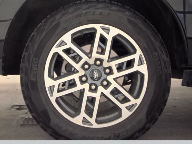 Used 2025 Ford Expedition Active AWD/4WD image 20