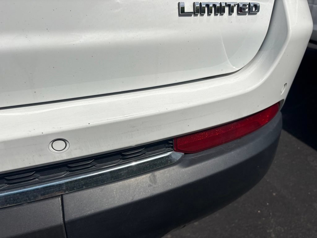 Certified 2023 Jeep Grand Cherokee L Limited AWD/4WD image 13