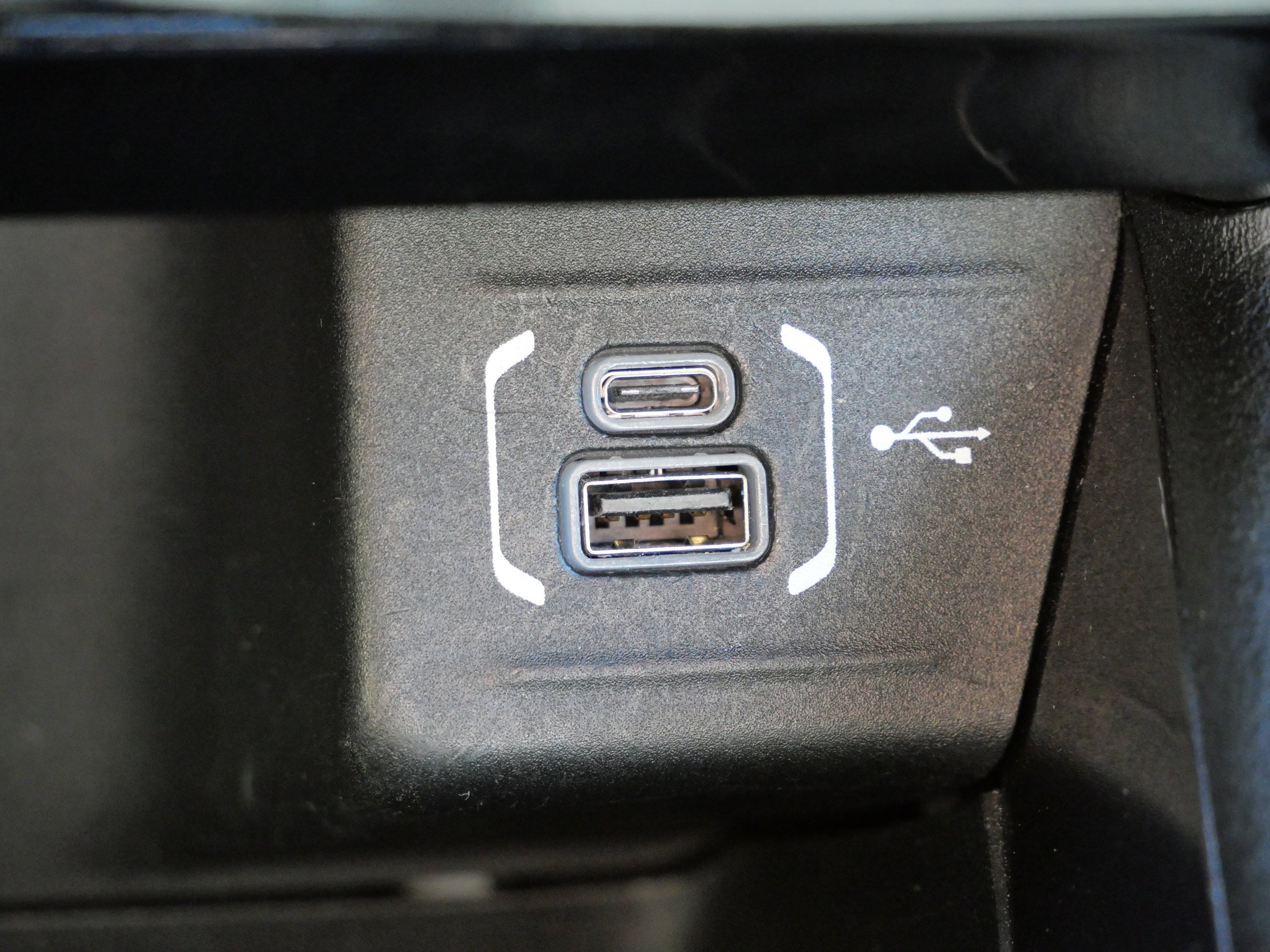 Used 2024 Jeep Compass Latitude image 28