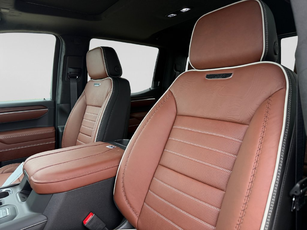 New 2026 GMC Sierra 1500 Denali Ultimate w/ LPO, Black Badging Package AWD/4WD image 17