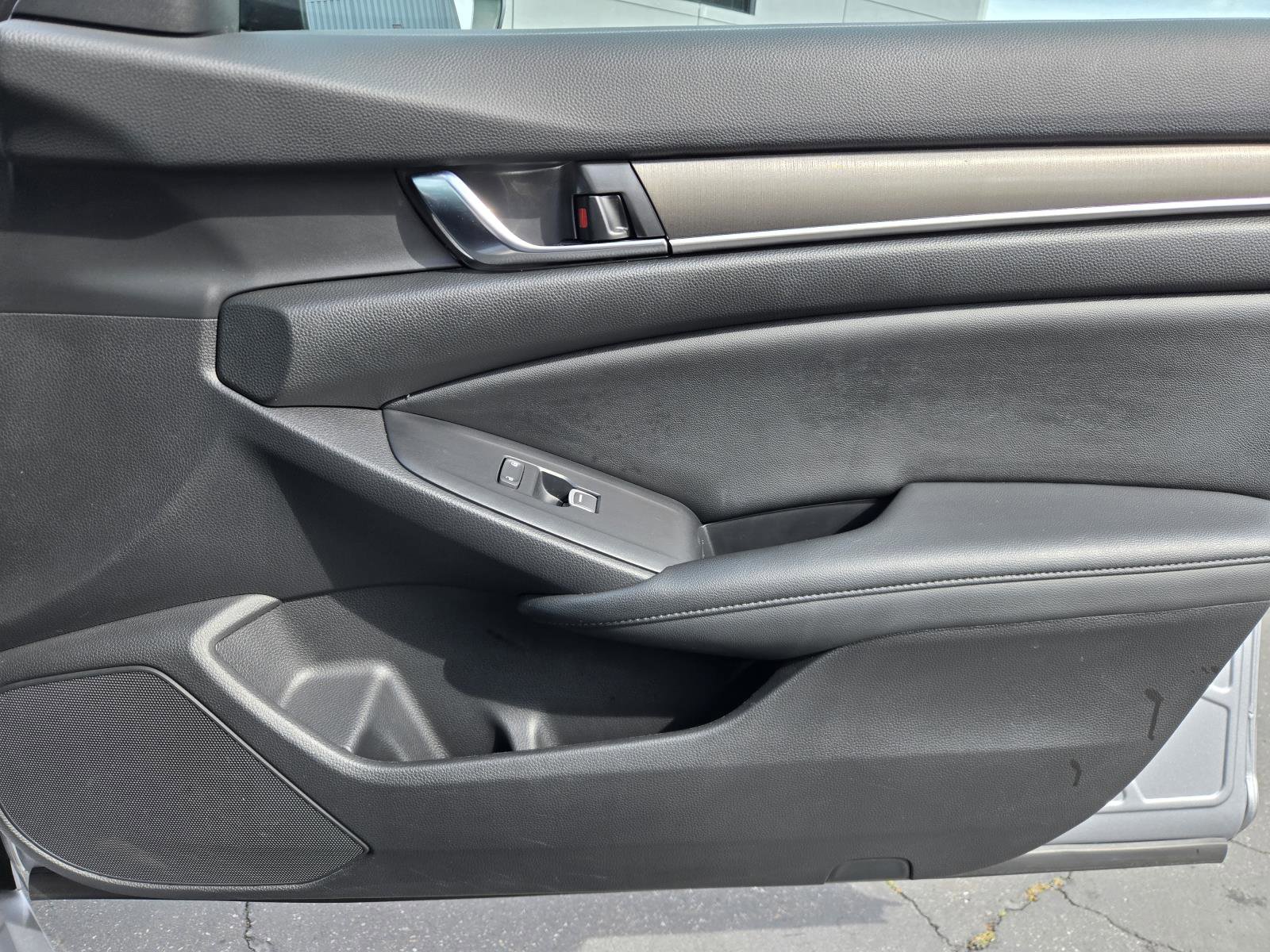 Used 2019 Honda Accord LX image 32