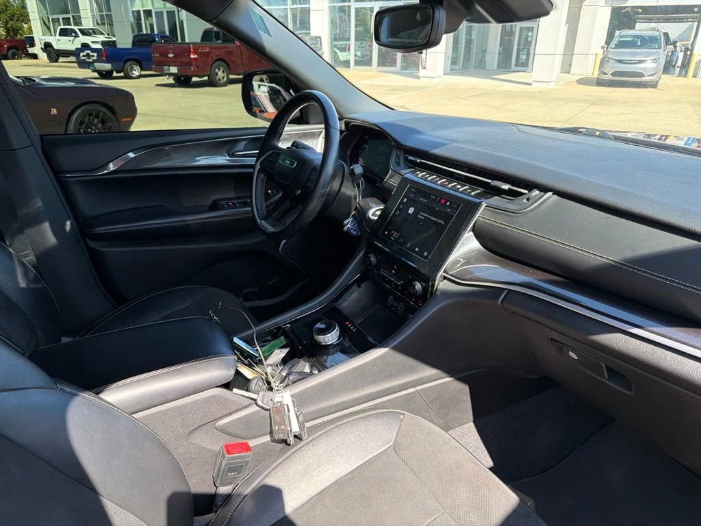 Used 2022 Jeep Grand Cherokee L Laredo RWD image 21