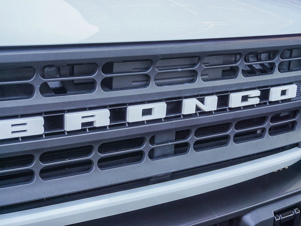 Used 2022 Ford Bronco Black Diamond image 12