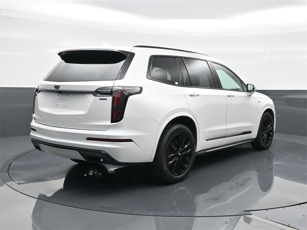 Certified 2023 Cadillac XT6 Sport w/ LPO, ONYX Package image 13