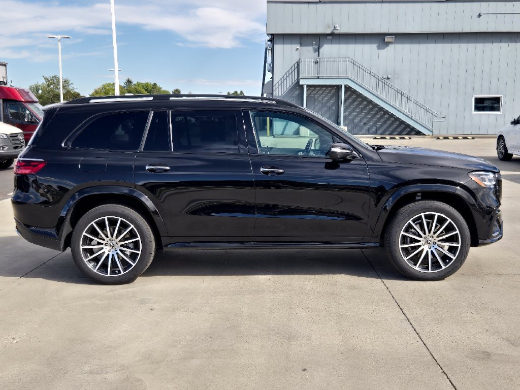 Used 2025 Mercedes-Benz GLS 450 4MATIC image 47