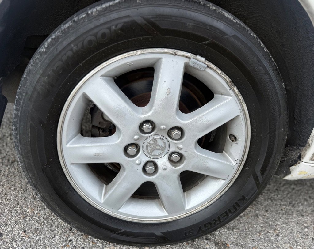 Used 2001 Toyota Avalon XLS image 18