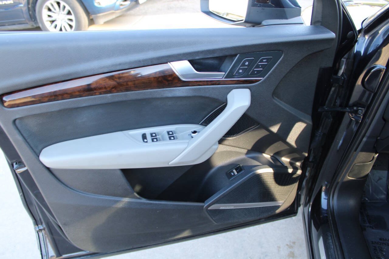 Used 2018 Audi Q5 2.0T Premium Plus w/ Premium Plus Package AWD/4WD image 9