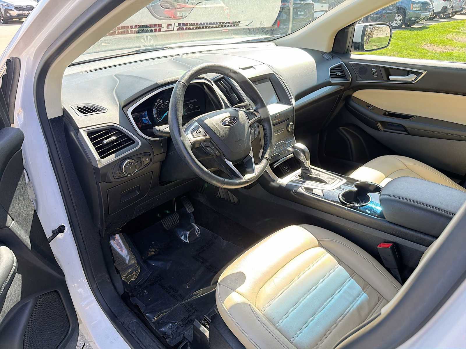Used 2016 Ford Edge SEL w/ Equipment Group 201A AWD/4WD image 2