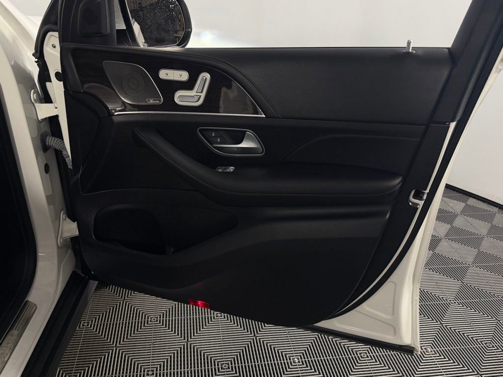Used 2022 Mercedes-Benz GLS 450 4MATIC image 27