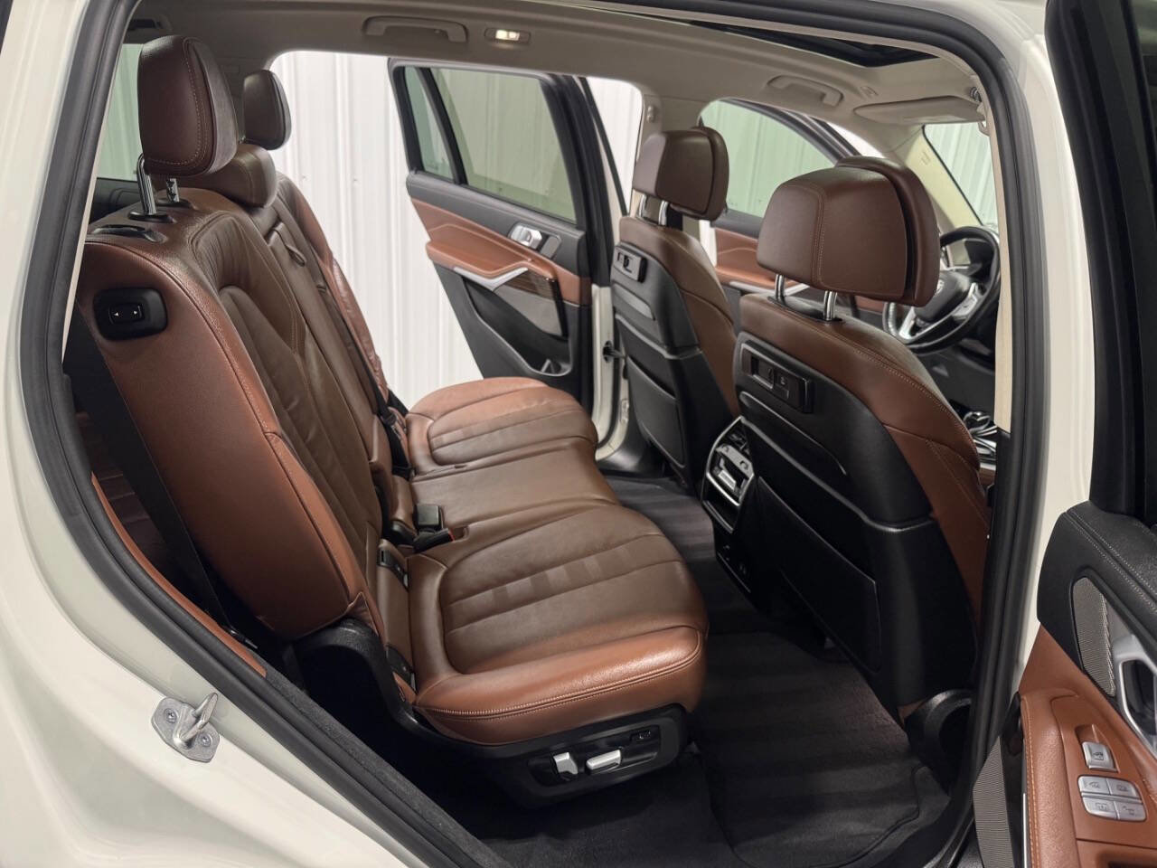 Used 2021 BMW X7 xDrive40i w/ Premium Package image 34