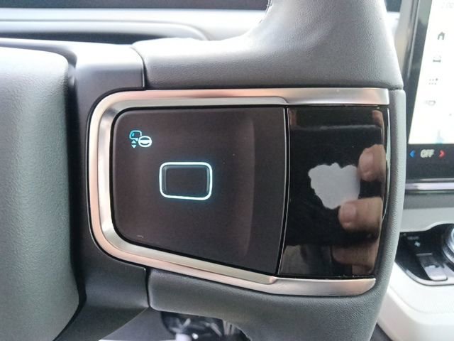 Used 2025 Ford Expedition Active RWD image 19