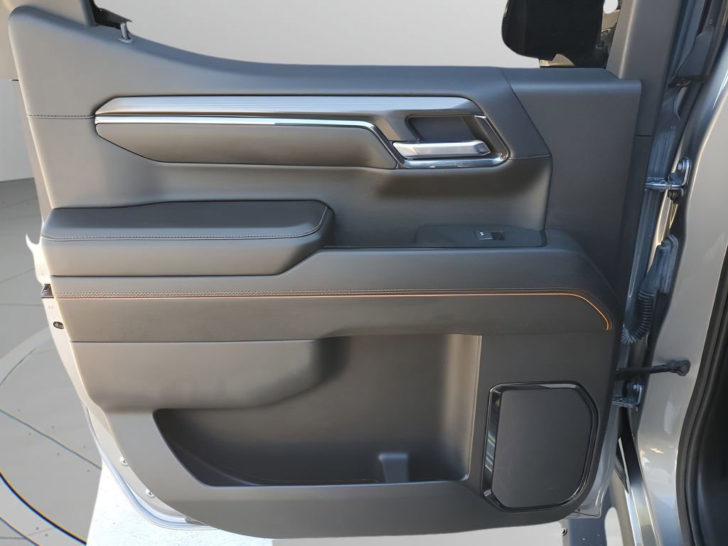 Used 2024 GMC Sierra 1500 AT4 w/ Technology Package image 17