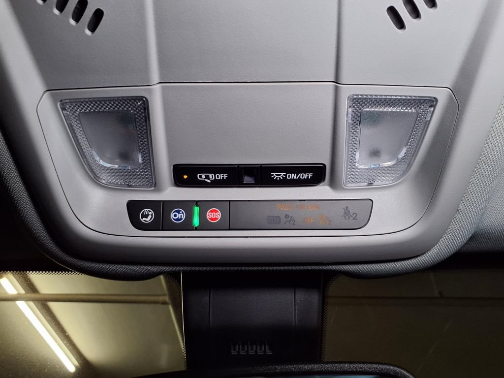 Used 2022 GMC Terrain SLE w/ Driver Convenience Package FWD image 12