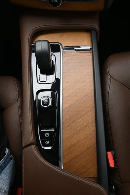 Used 2024 Volvo XC90 B5 Plus w/ Protection Package AWD/4WD image 11