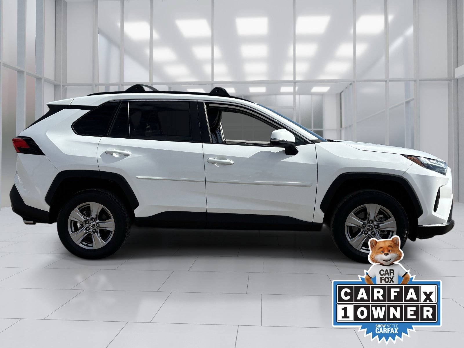 Used 2022 Toyota RAV4 XLE w/ Convenience Package FWD image 7