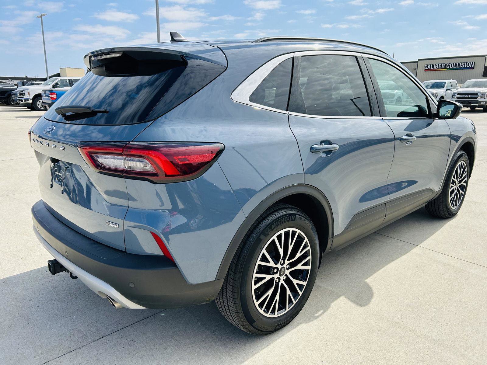 Used 2025 Ford Escape SE w/ PHEV Premium Package image 43