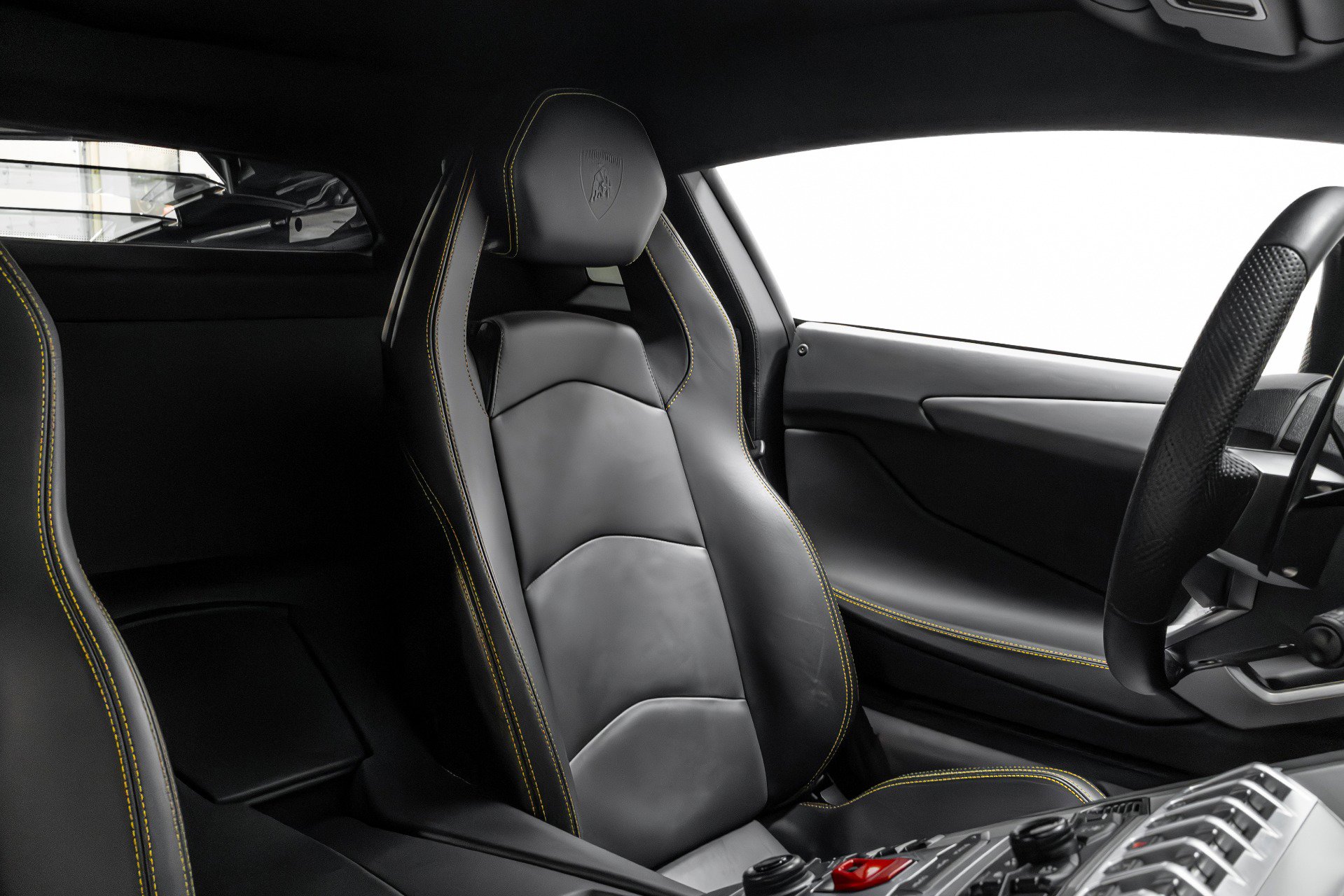 Used 2014 Lamborghini Aventador LP 700-4 image 22