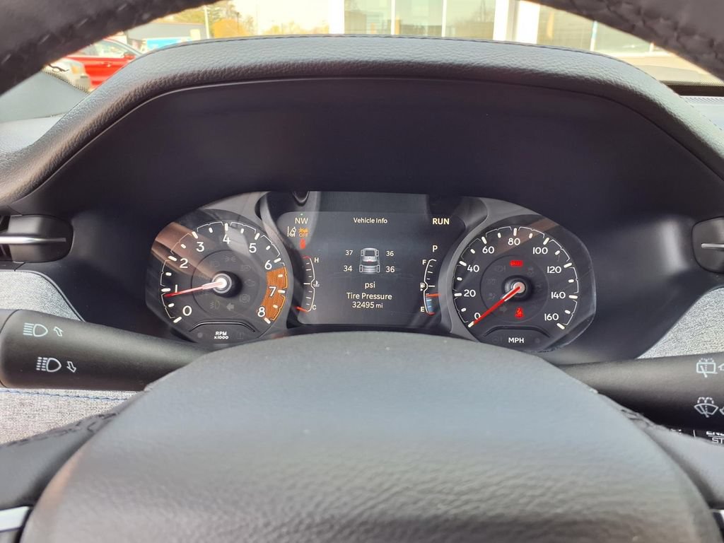 Used 2025 Jeep Compass Latitude AWD/4WD image 14
