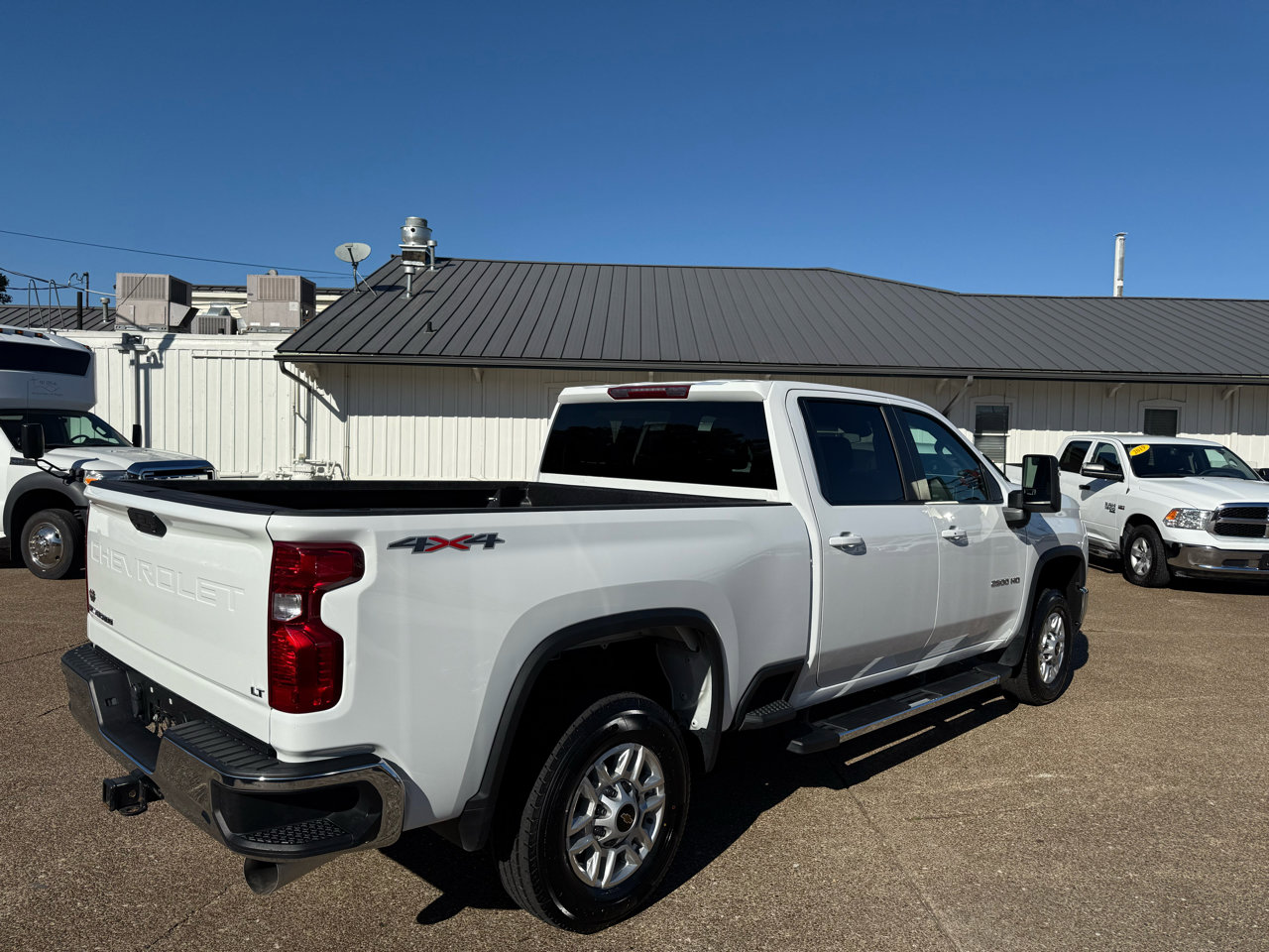 Used 2024 Chevrolet Silverado 2500 LT image 6