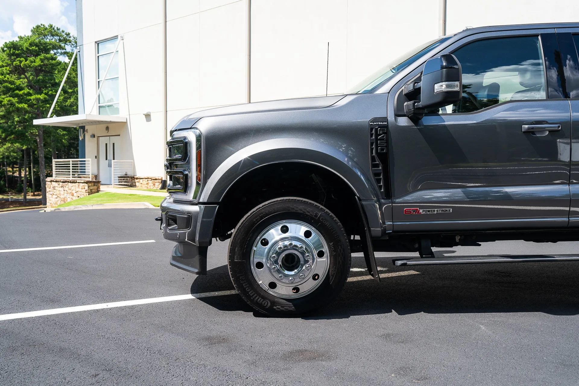 Used 2025 Ford F450 Platinum w/ FX4 Off-Road Package AWD/4WD image 3