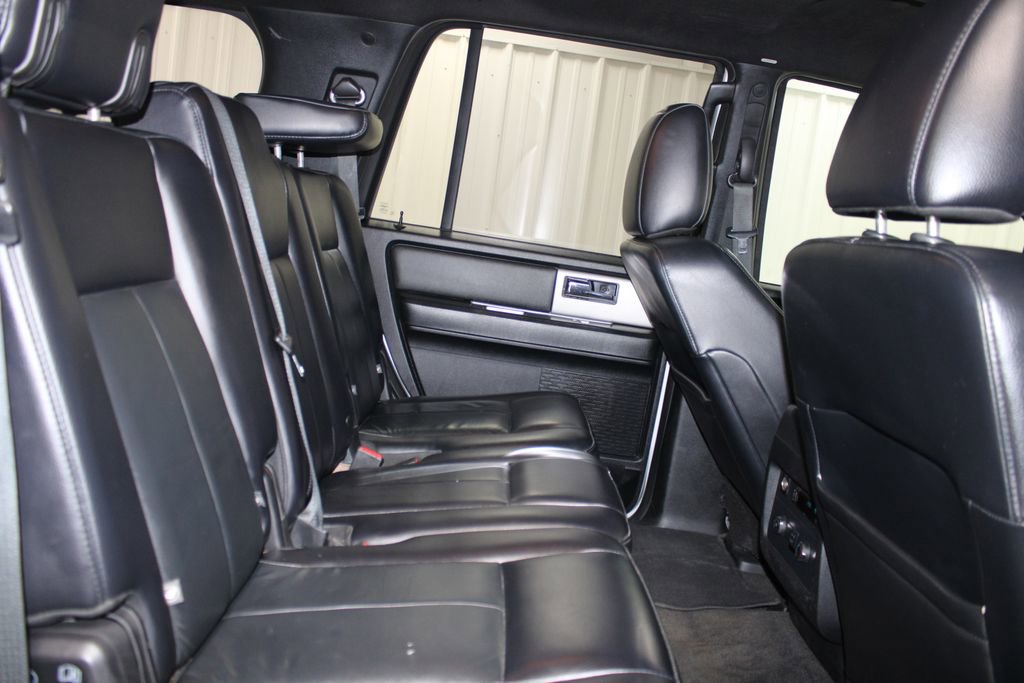 Used 2017 Ford Expedition XLT w/ Equipment Group 201A AWD/4WD image 29