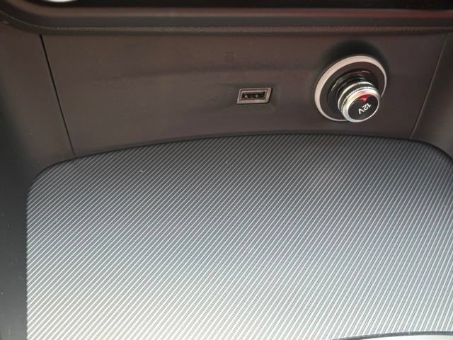 Used 2023 Alfa Romeo Stelvio Veloce AWD/4WD image 32