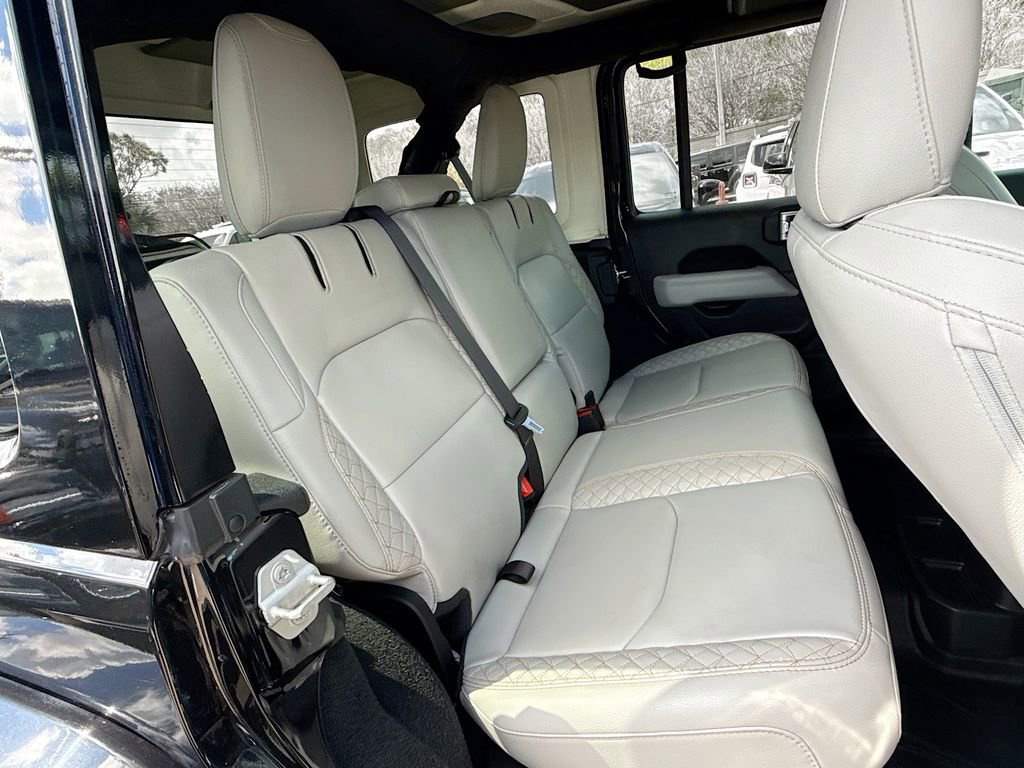 Used 2021 Jeep Wrangler Unlimited Sahara image 31