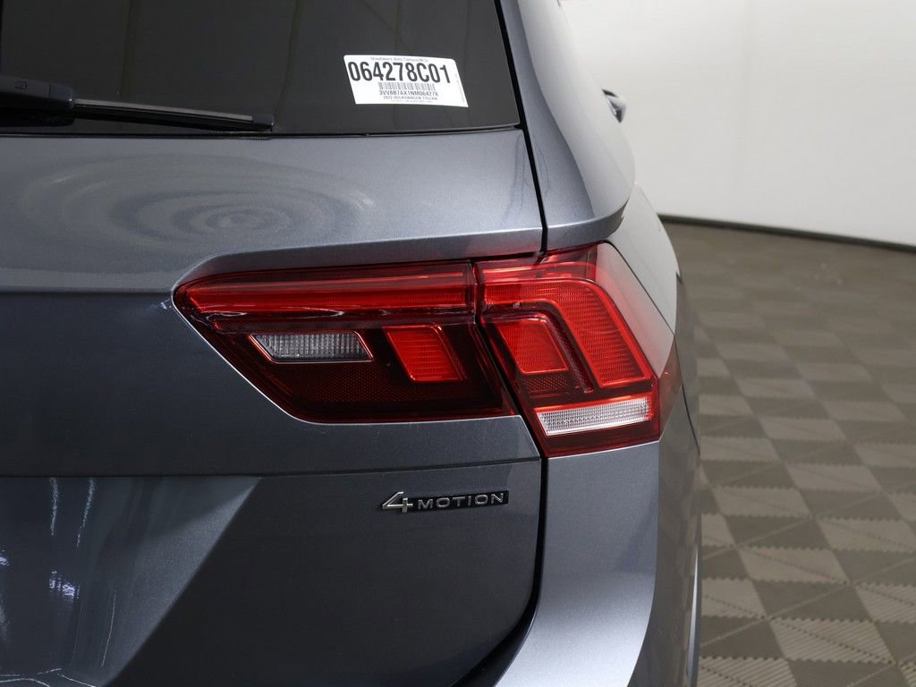 Used 2022 Volkswagen Tiguan SE R-Line AWD/4WD image 17