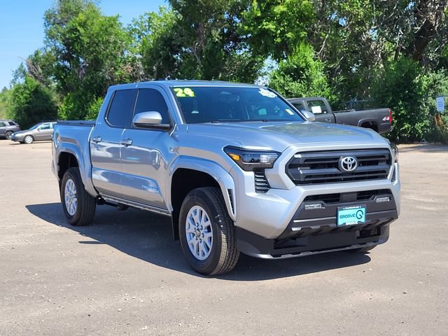 Used 2024 Toyota Tacoma SR5 AWD/4WD image 8