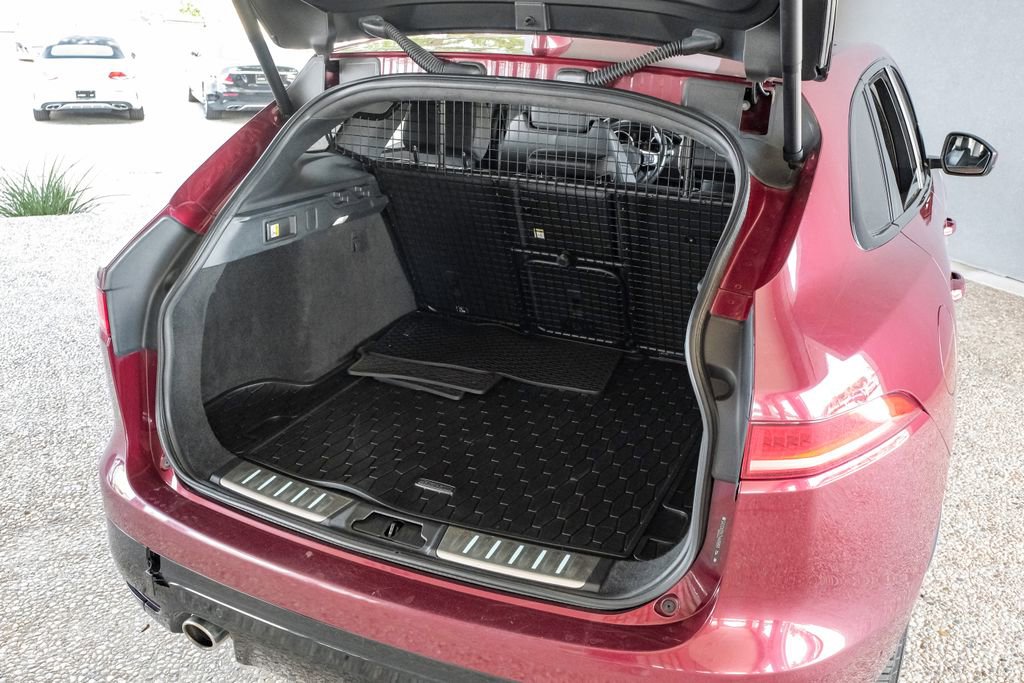 Used 2017 Jaguar F-PACE S image 65