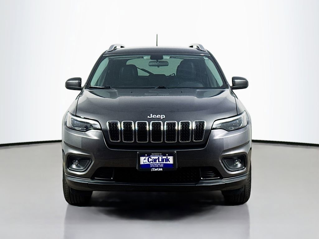 Used 2019 Jeep Cherokee Latitude Plus AWD/4WD image 2