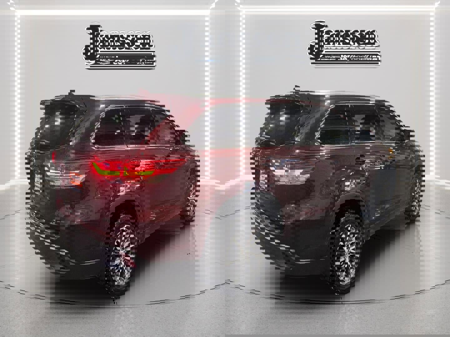 Used 2018 Toyota Highlander XLE image 5