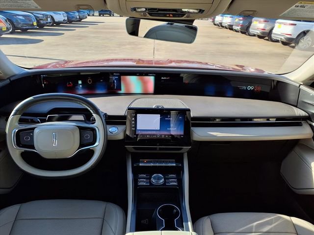 Certified 2024 Lincoln Nautilus Premier image 6