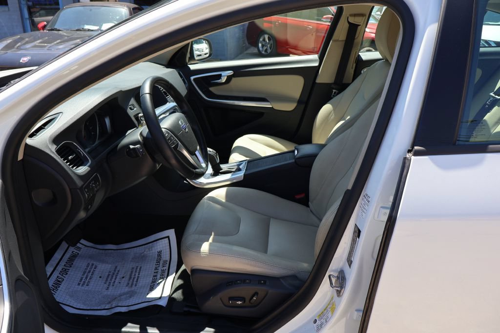 Used 2017 Volvo S60 T5 Dynamic FWD image 21