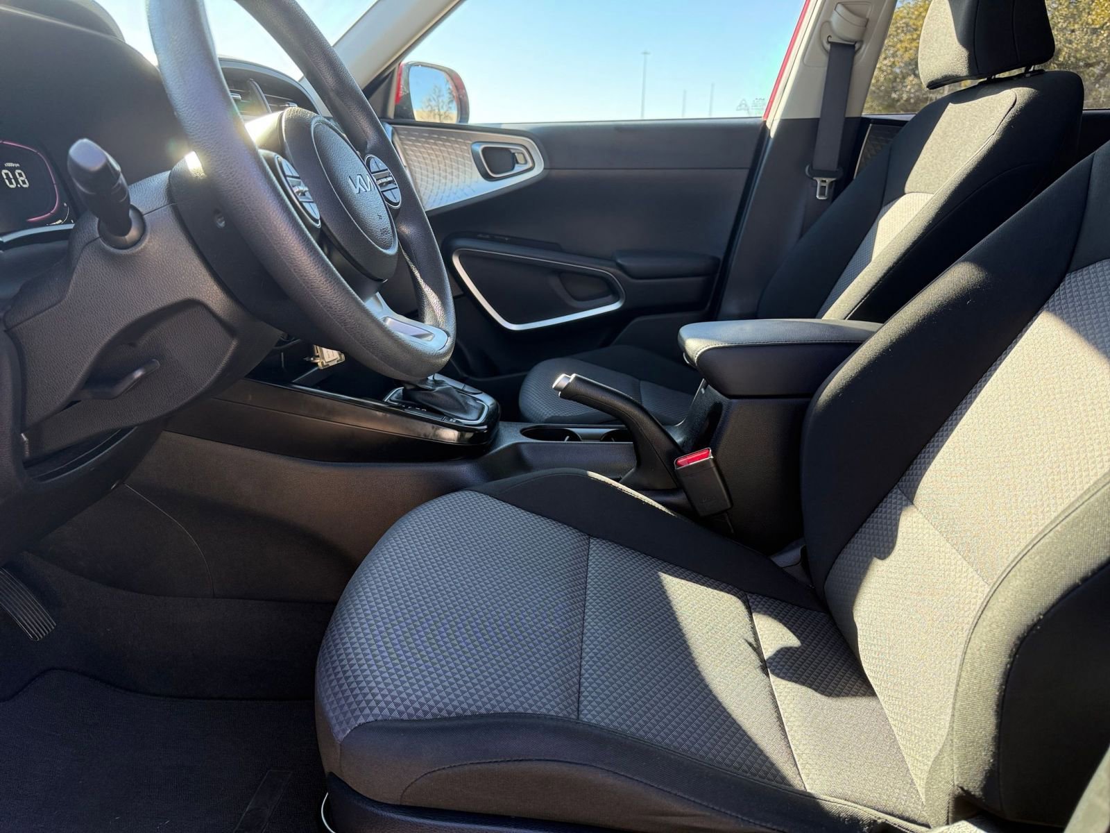 Used 2025 Kia Soul LX w/ LX Technology Package image 27