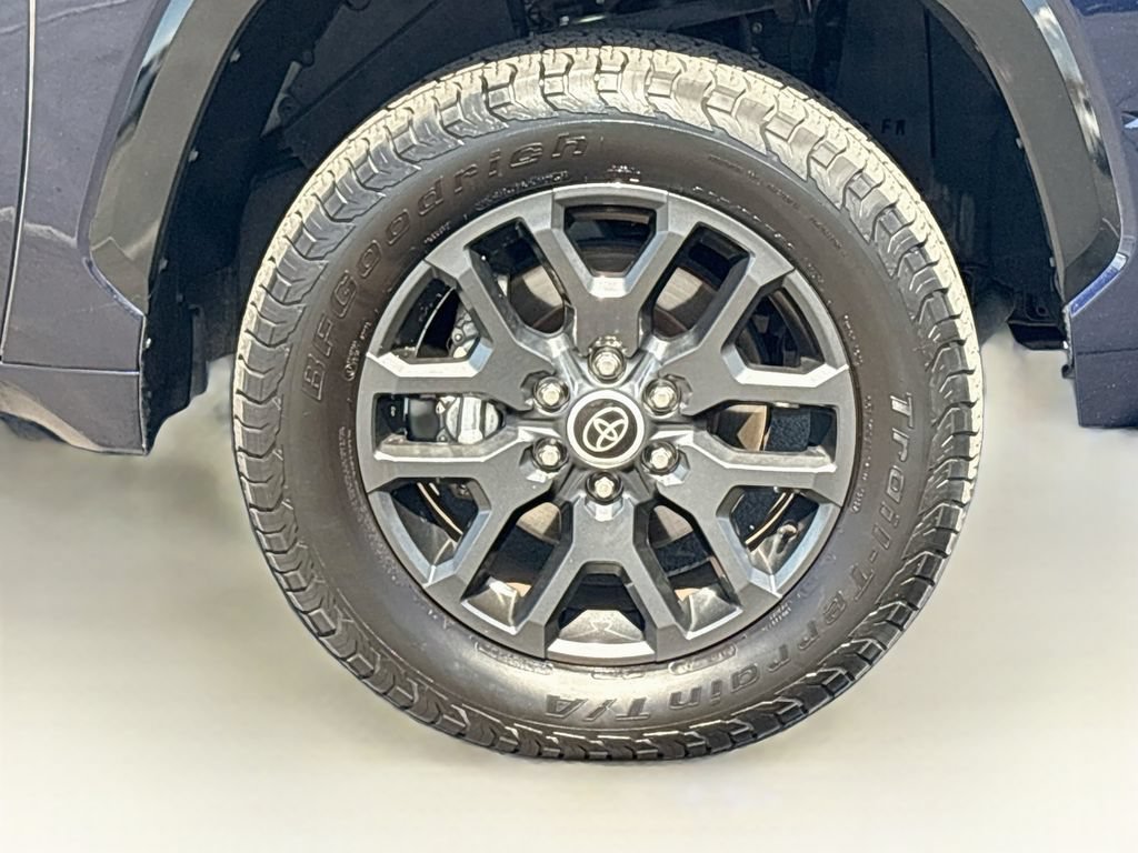 Used 2023 Toyota Tundra Platinum AWD/4WD image 32