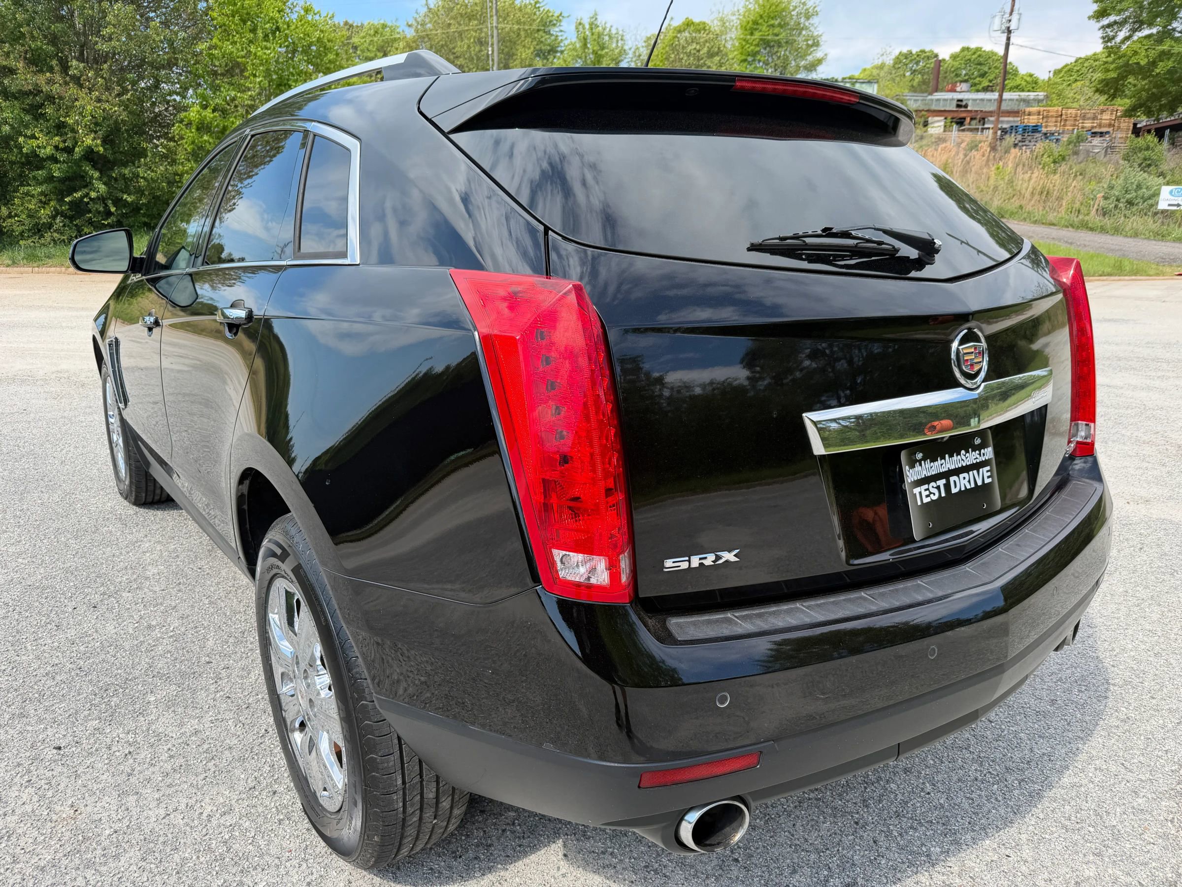 Used 2016 Cadillac SRX Luxury w/ Driver Awareness Package image 3