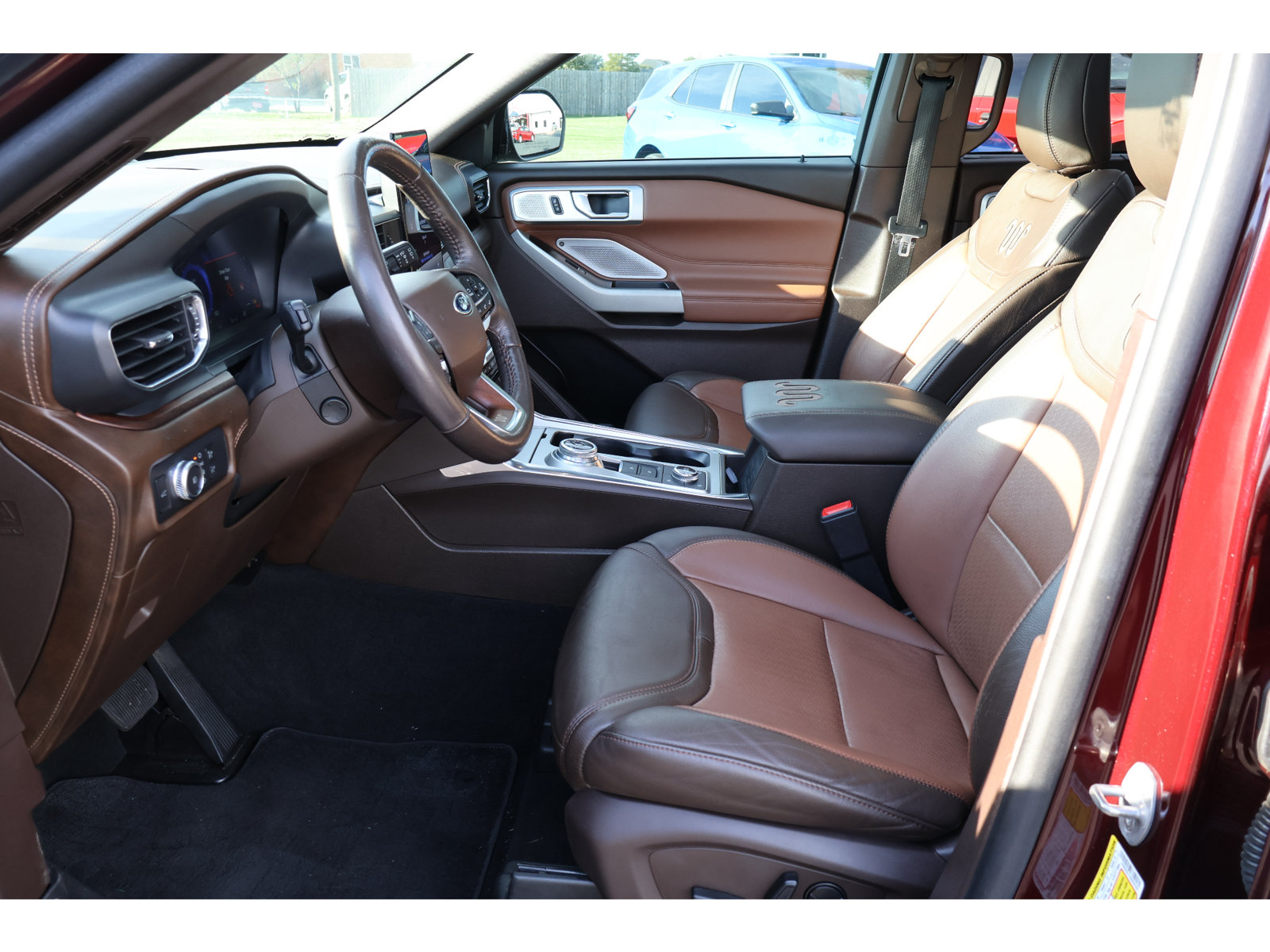 Certified 2022 Ford Explorer King Ranch w/ Class IV Trailer Tow Package AWD/4WD image 9