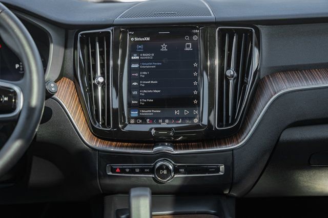 Used 2023 Volvo XC60 B5 Plus w/ Protection Package Premier image 22