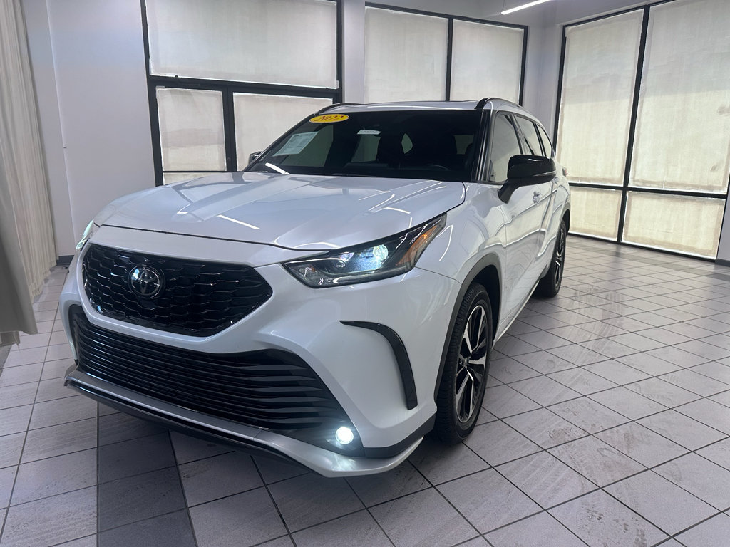 Used 2022 Toyota Highlander XSE AWD/4WD image 12