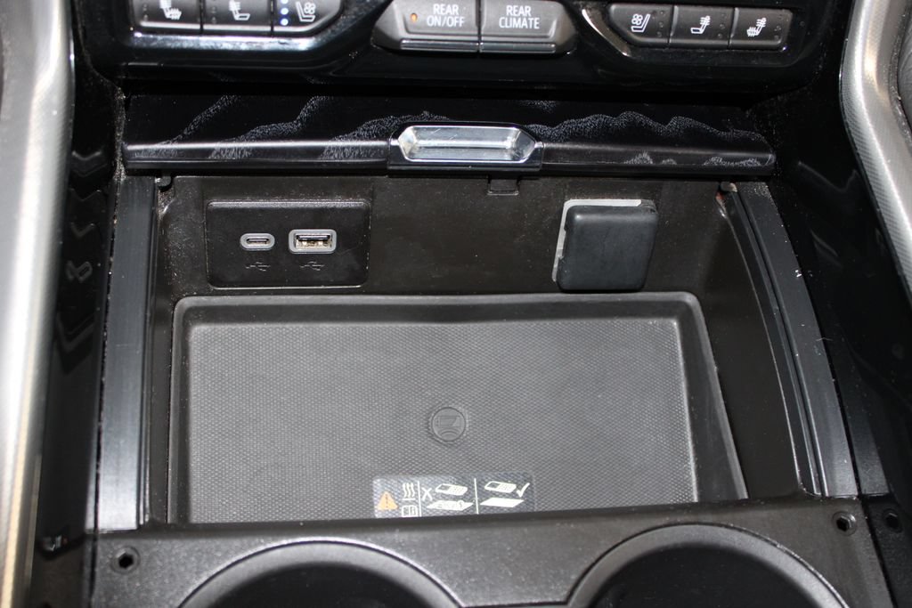 Used 2024 GMC Yukon XL Denali RWD image 52