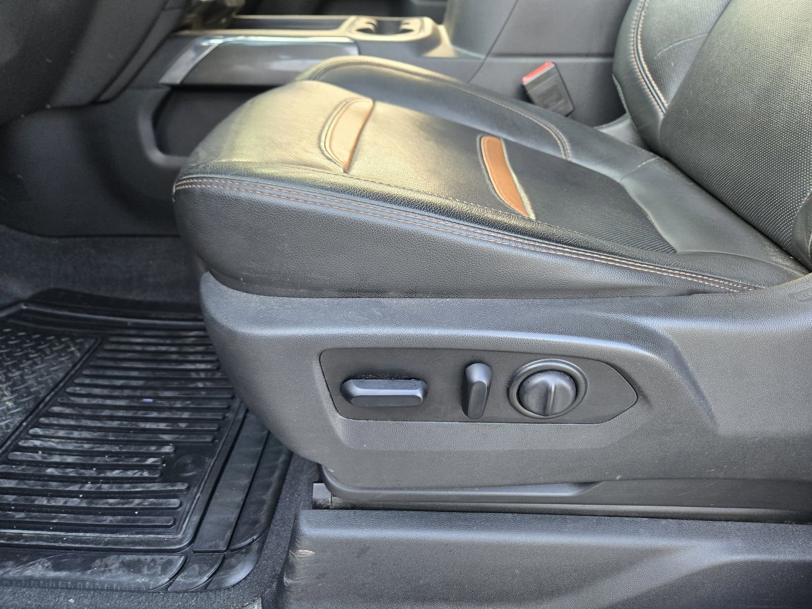 Used 2019 GMC Sierra 1500 AT4 w/ AT4 Premium Package image 27