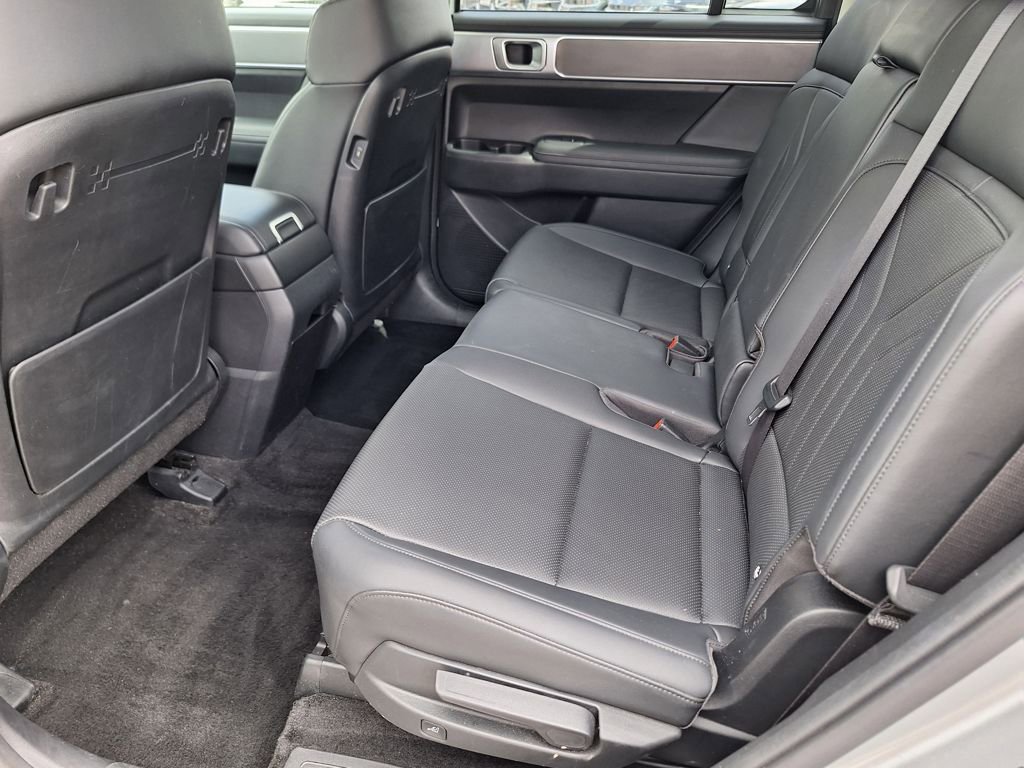 Certified 2025 Hyundai Santa Fe SEL image 12