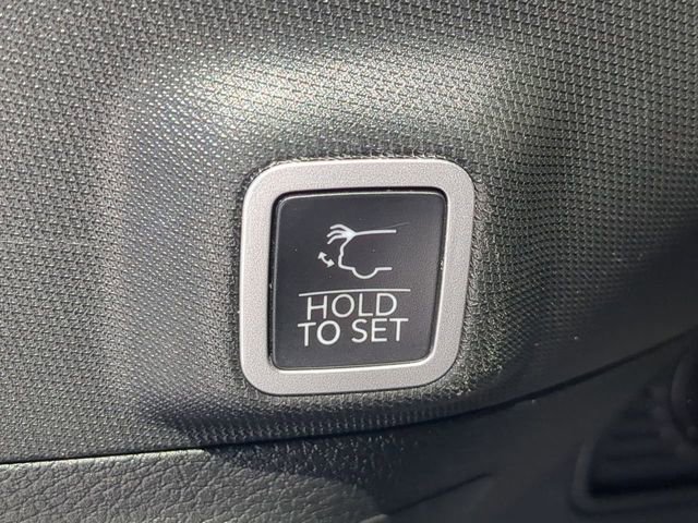 Used 2023 Jeep Grand Cherokee Overland image 15