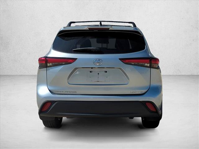 Used 2022 Toyota Highlander L FWD image 6