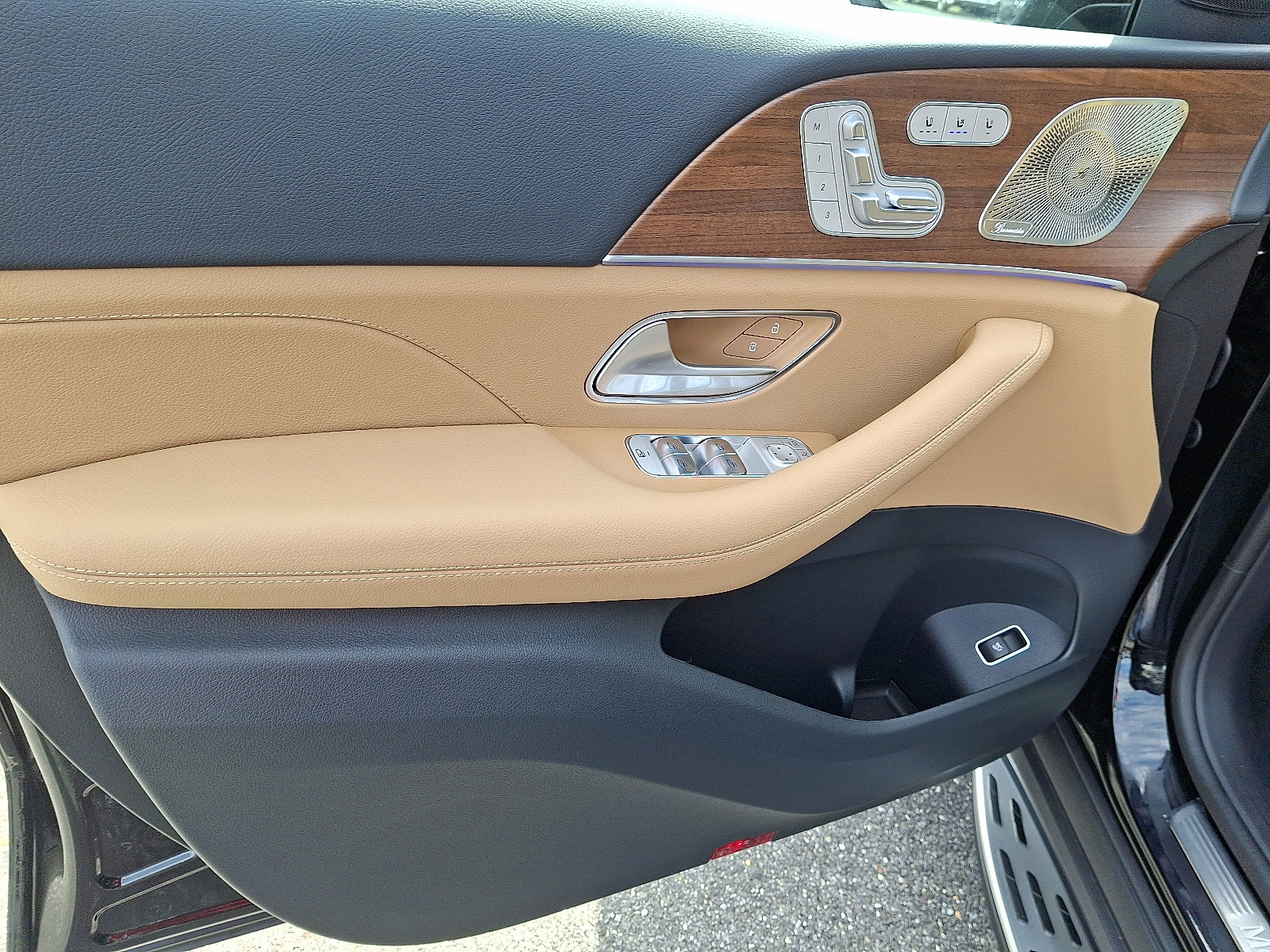 New 2026 Mercedes-Benz GLS 450 4MATIC image 7